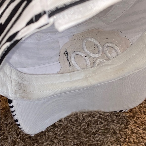 Paw print Zebra Stripe Glitter hat - Picture 9 of 11